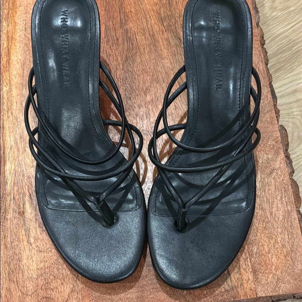 WHOWHATWESR Black Strappy Women's Sandals